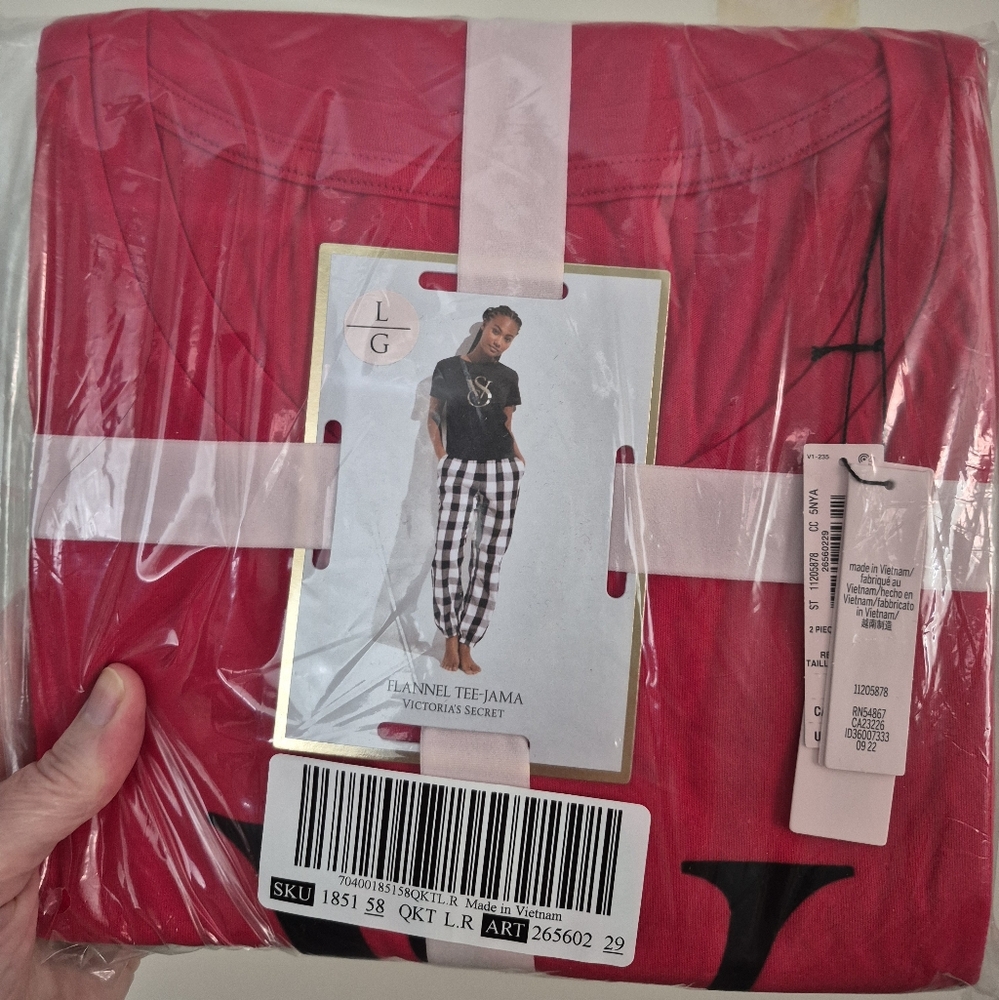 NEW Victoria Secret Pajama Set
